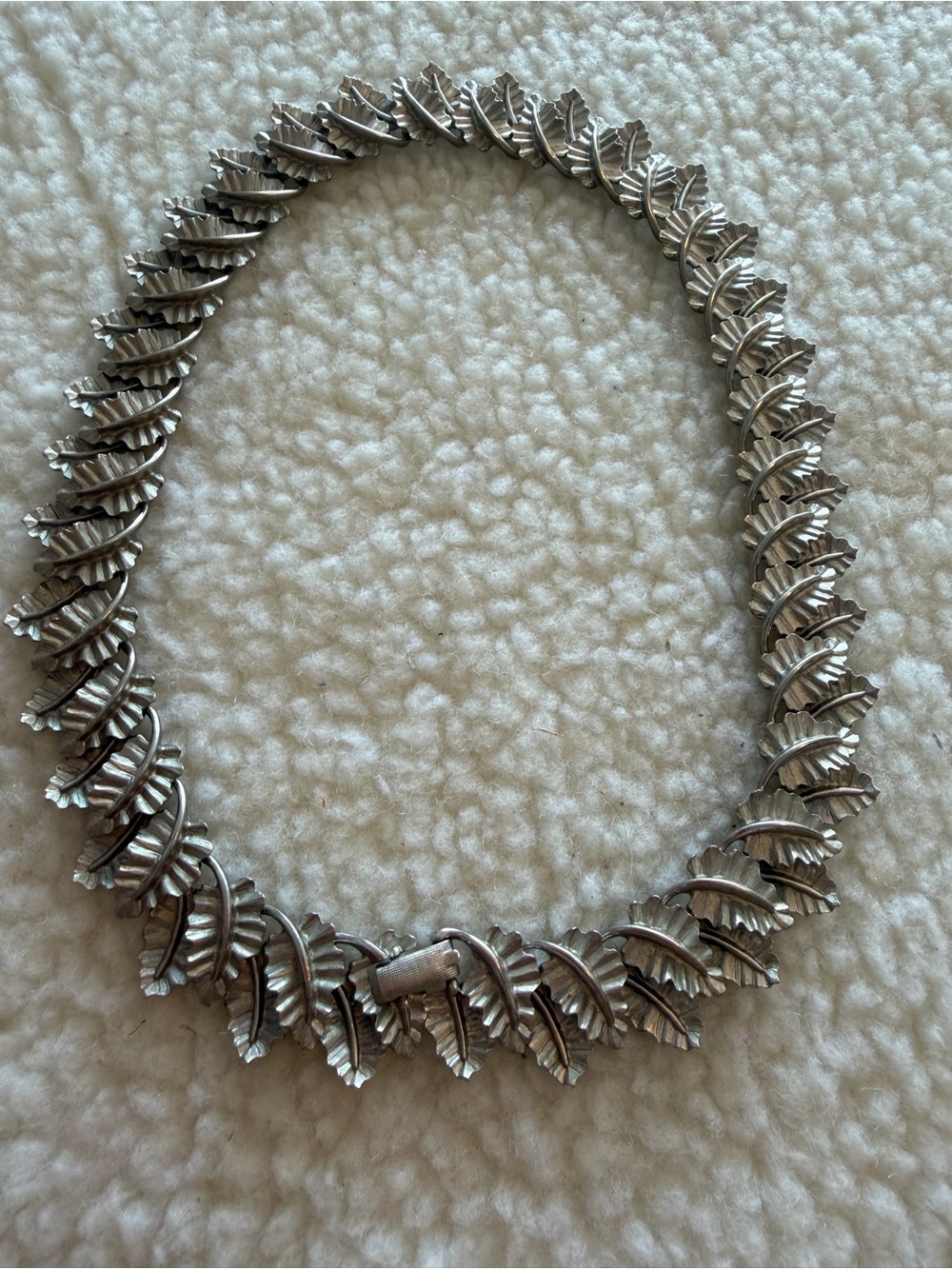Vintage Silver Tone Leaf Necklace Textured Botanical Choker Unsigned Mid Century